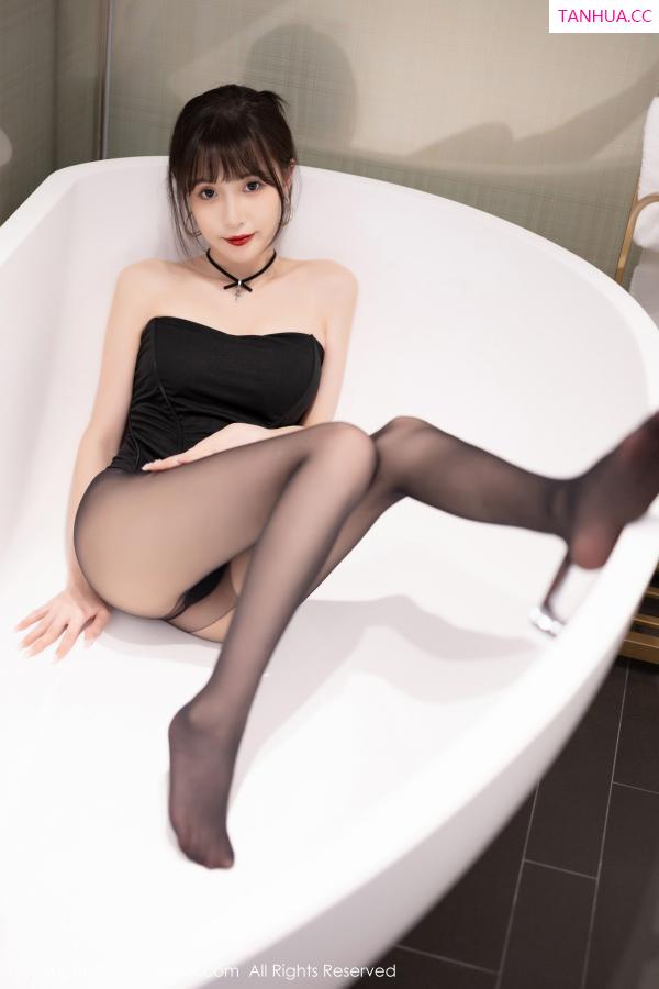 林星阑  [XiuRen]高清写真图 2022.11.09 No.5831 林星阑 黑丝美腿第28张图片